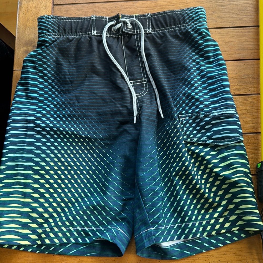 Sonoma board shorts with lining. Size Small
